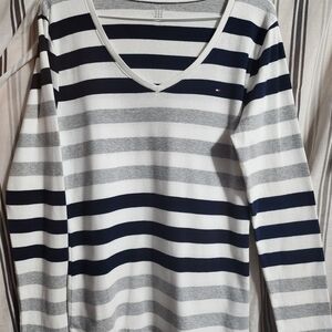 Tommy Hilfiger Striped V-Neck Women's Long-Sleeve, Size LRG